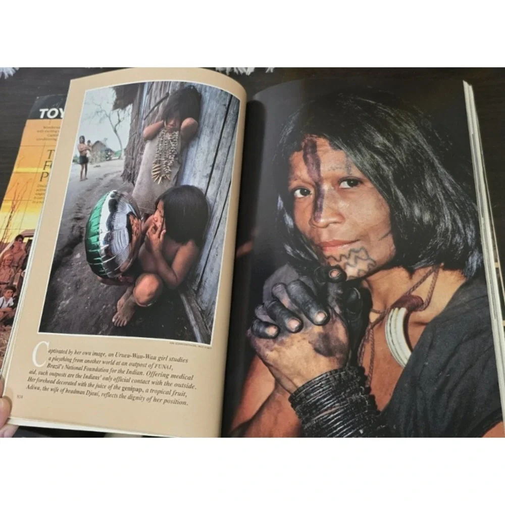 4 National Geographic Magazine‎ December 1988 Holographic August 1966 July 1987
